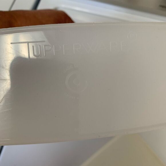 Vintage Tupperware Set of 3, Sandwich Keeper, Cereal Storer and Divided Dish - Picture 6 of 9